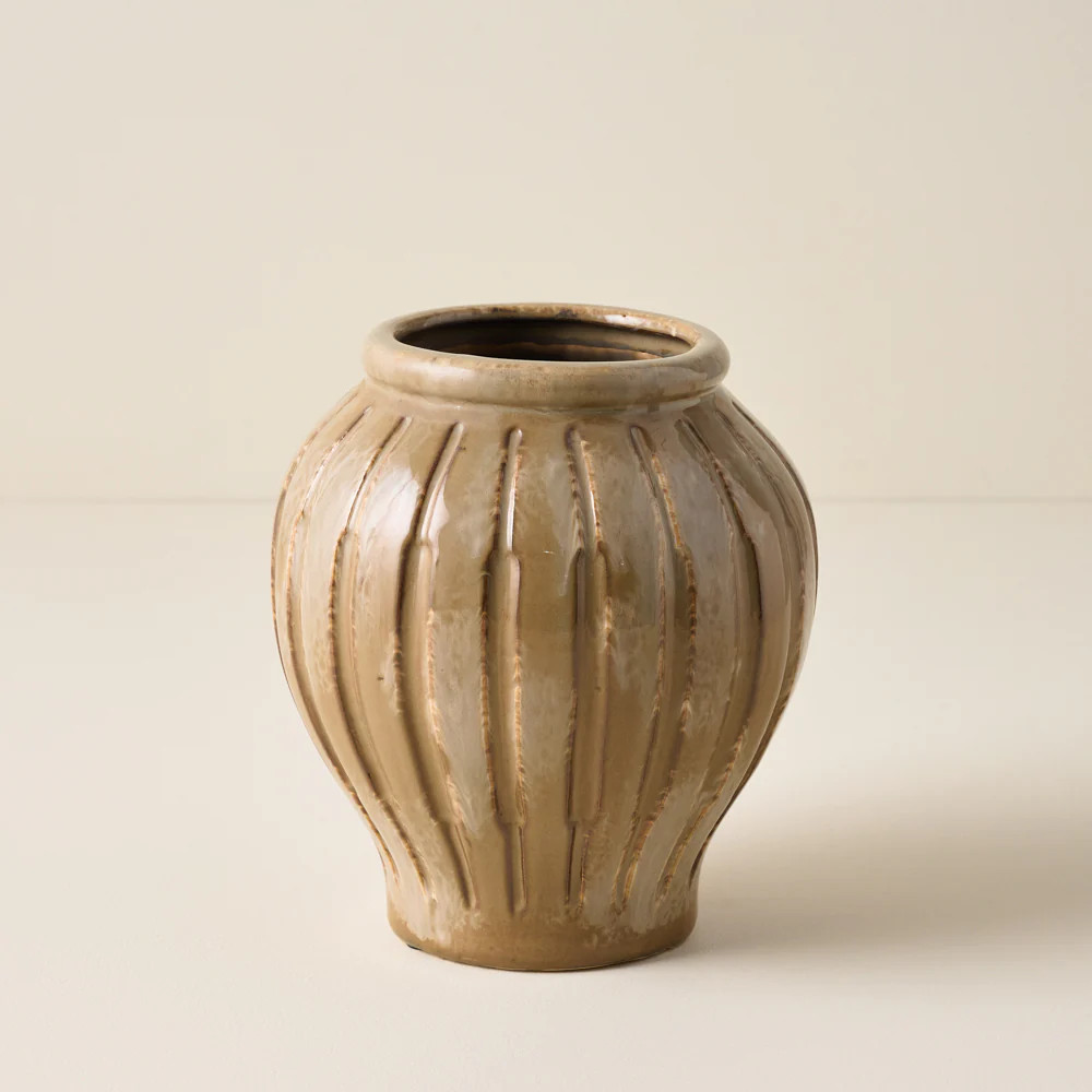 Callum Ribbed Vase | Magnolia