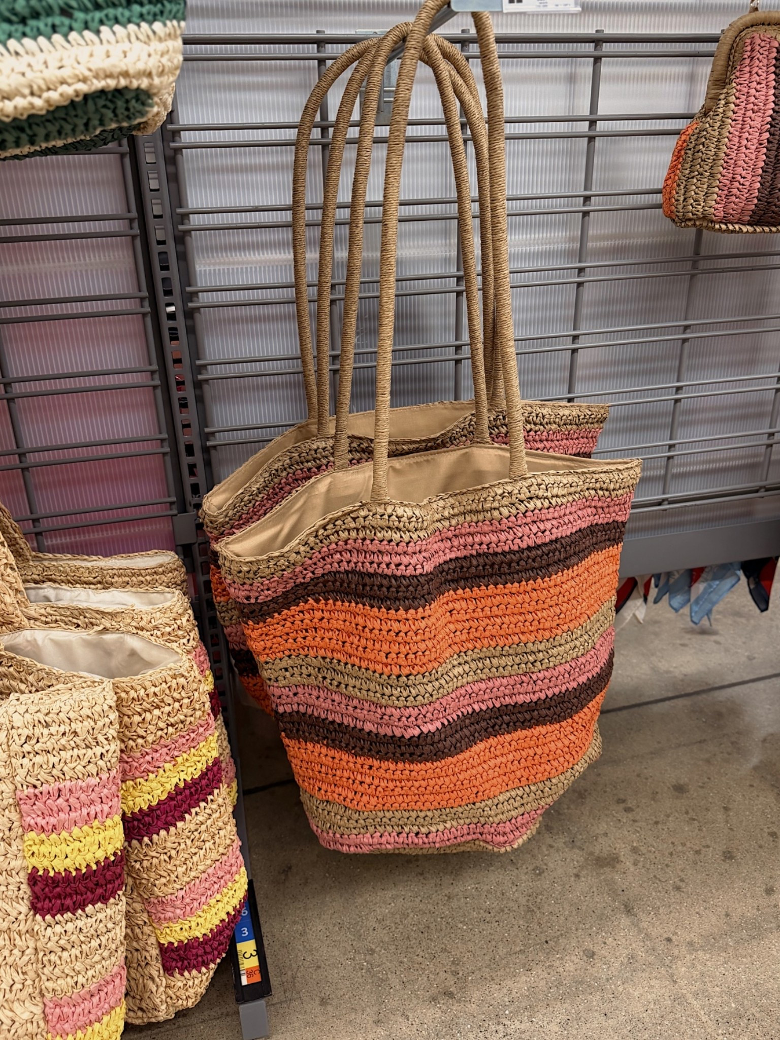 Such a pretty bag!!