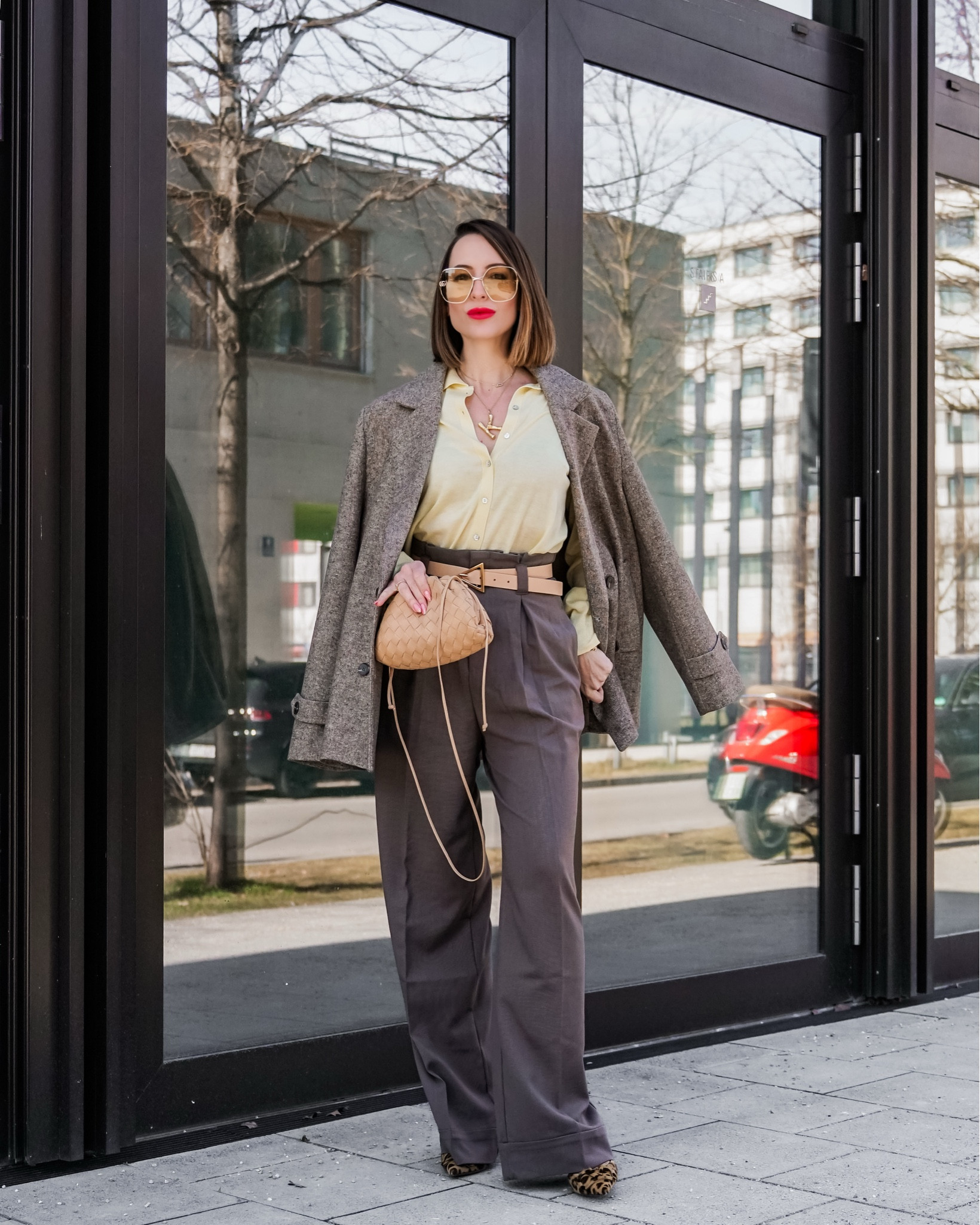 Casual Midweek 🤎💛


*Anzeige*
#butteryellow #widelegpants #blazerstyle #quietluxury #shadesofbrown #springlook #yellow

#LTKeurope #LTKspring #LTKdeutschland