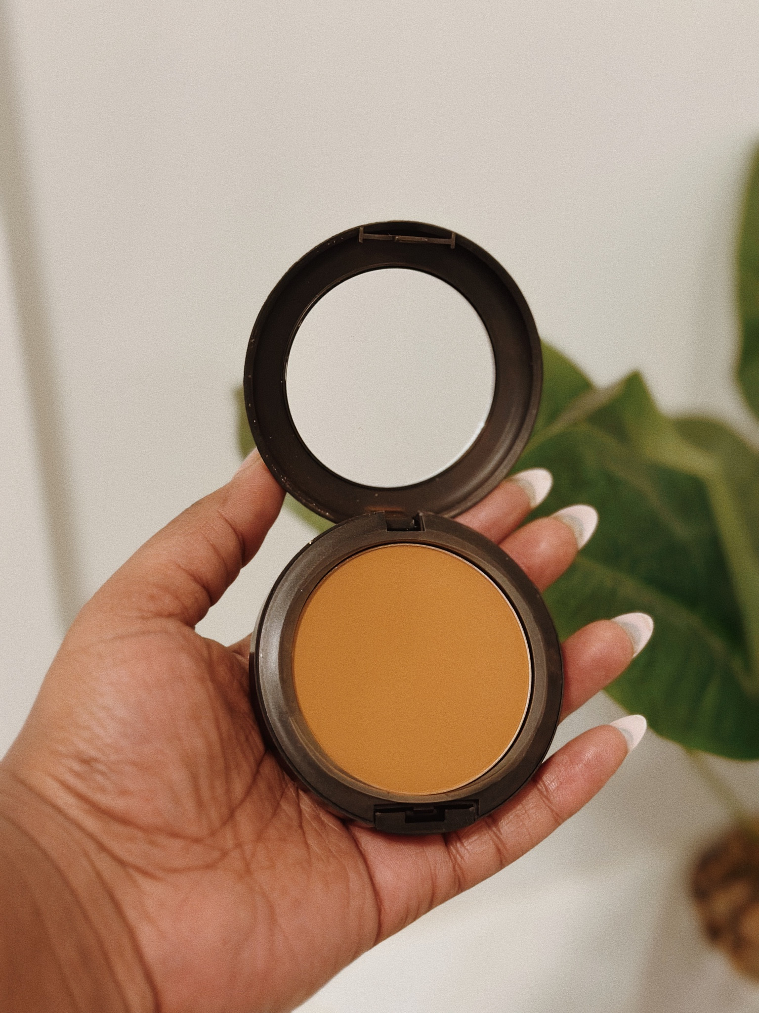 If you know you know, if you don’t this powder will elevate your make up look like a Pro. I use color NW50 #Mac #beauty

#LTKstyletip #LTKbeauty