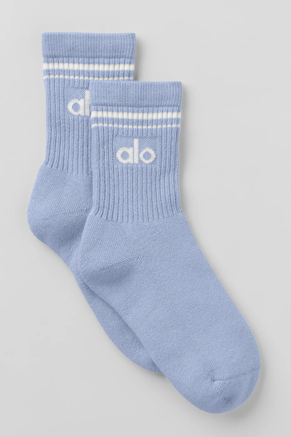 ALO | Half-Crew Throwback Socks in Winter Frost/White Blue, Size: Large | Alo Yoga (US)