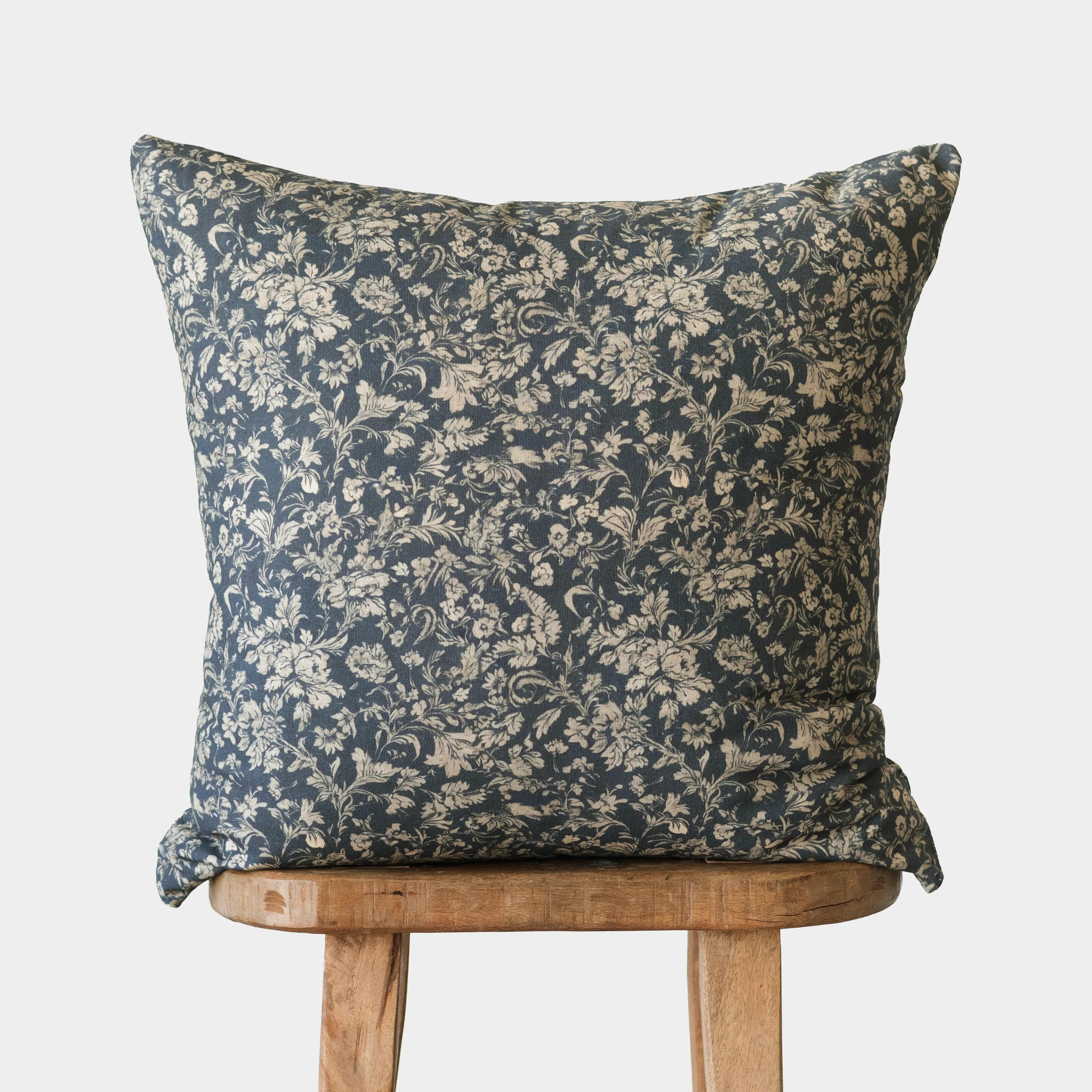 Vera - 18" | 20" | 22" | 12x20" | 12x40" | Woven Nook