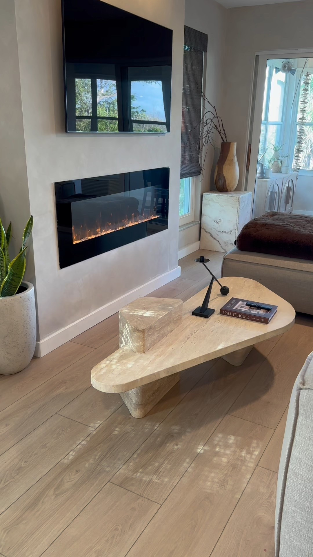 I found my dreammm coffee table from @manhattan.home.design !!! Solid travertine, the most unique shape, and absolutely stunning. The perfect investment piece to last a lifetime! 

 
#liketkit like.it/xx #Ad

#LTKHome #LTKStyleTip #LTKSaleAlert