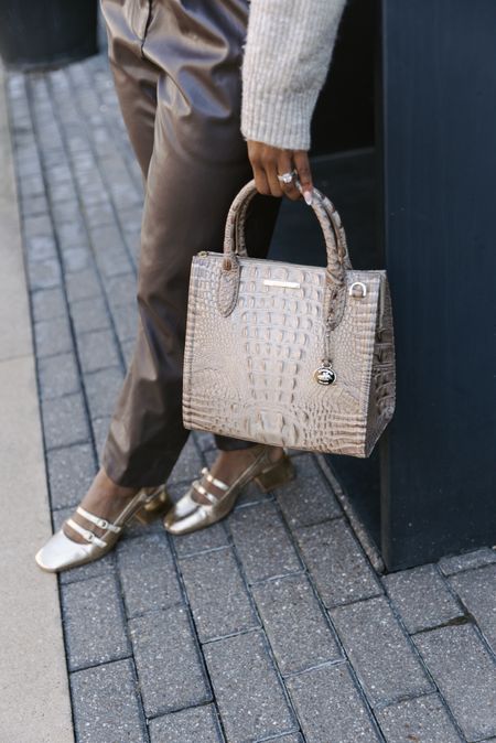 Styling The Small Caroline Handbag From Brahmin! 

#LTKstyletip #LTKitbag #LTKworkwear