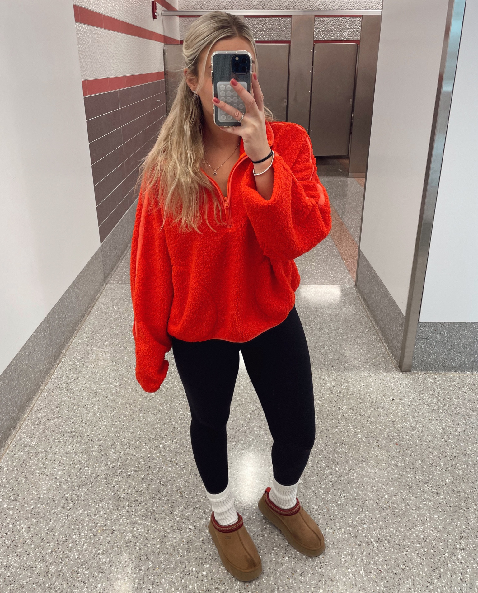 Love a fleece pullover😍

#travel #traveloutfit #oldnavy #fleece #loungewear #uggs #leggings #winteroutfit #giftidea



#LTKHoliday #LTKSeasonal #LTKSaleAlert