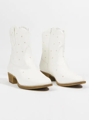 Starlight Wide Width Boots in White | Arula | Arula
