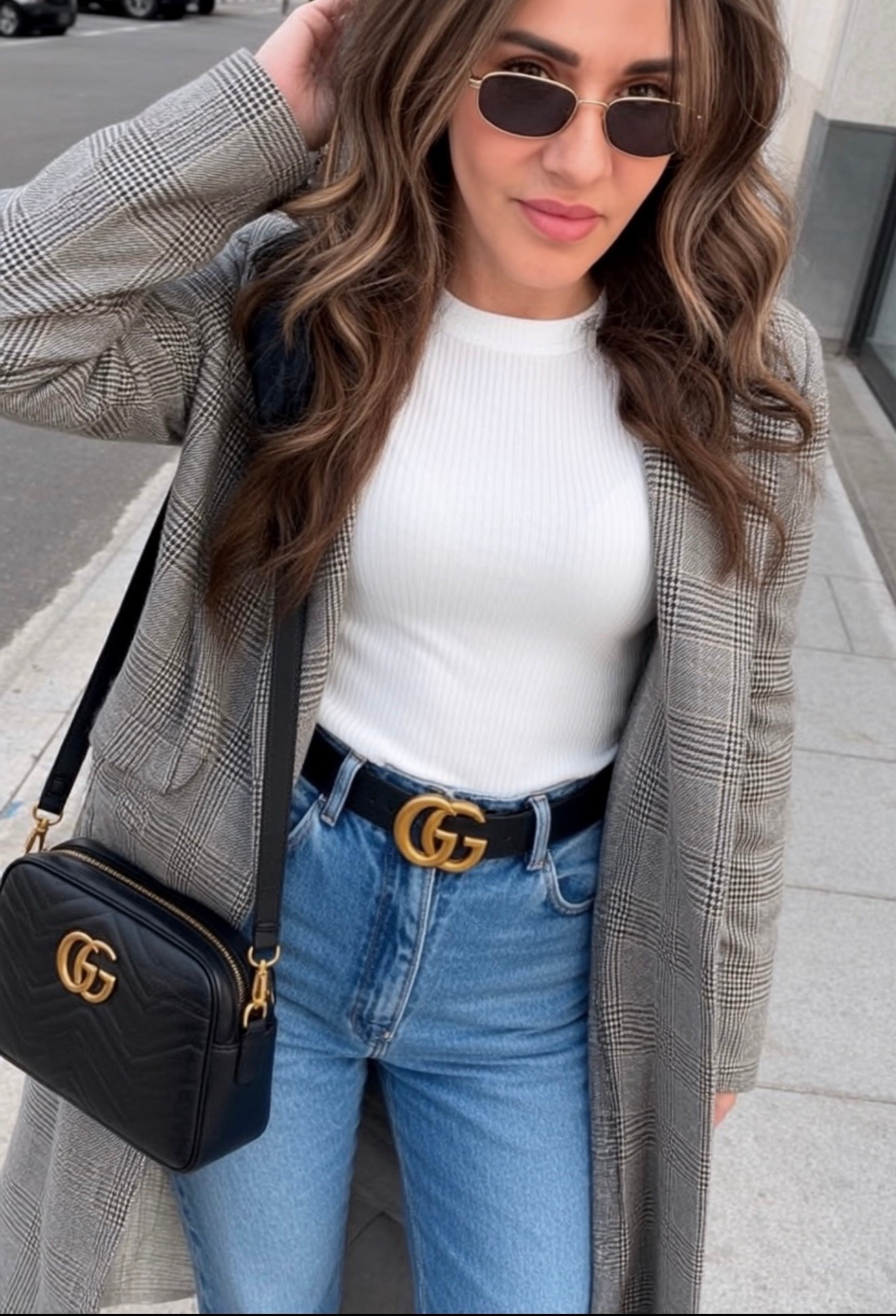 Classic fall layering done right! 🍂 

Plaid blazer + white knit + high-waisted denim = the perfect casual-chic formula. Those gold accents tie everything together beautifully. 

This is my go-to outfit for running errands in style!

#LTKStyleTip #FallOutfit #BlazerStyle​​​​​​​​​​​​​​​​

#LTKPlusSize #LTKFindsUnder100 #LTKdayinmylife