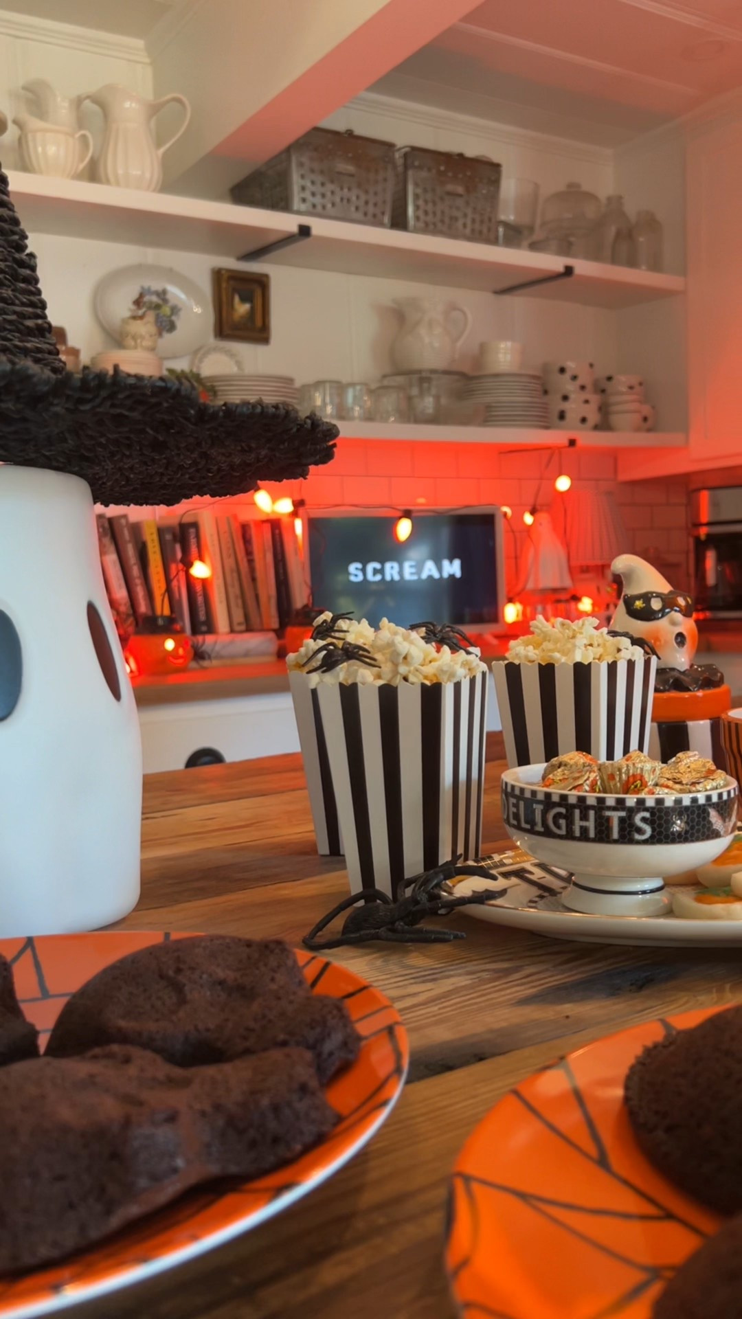 Halloween Party Inspiration🎃Outdoor Movie Night! Halloween Decor🖤🧡

#LTKParties #LTKSeasonal #LTKHome