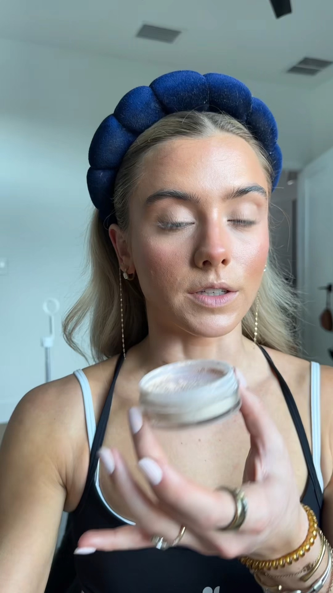 Versed Smooth Finish Brightening Setting Powder - 1 - Fair to Light -  Vegan, Aloe, Hyaluronic Acid, Talcum-Free

#LTKselfcare #LTKgrwm #LTKBeauty