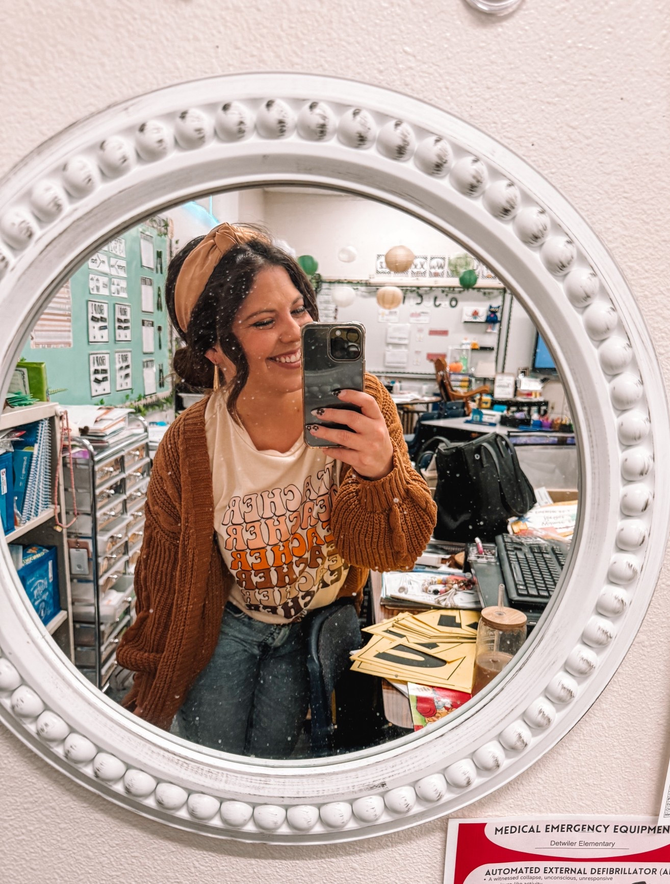 Teacher fit 

#LTKFindsUnder50 #LTKSaleAlert #LTKdayinmylife