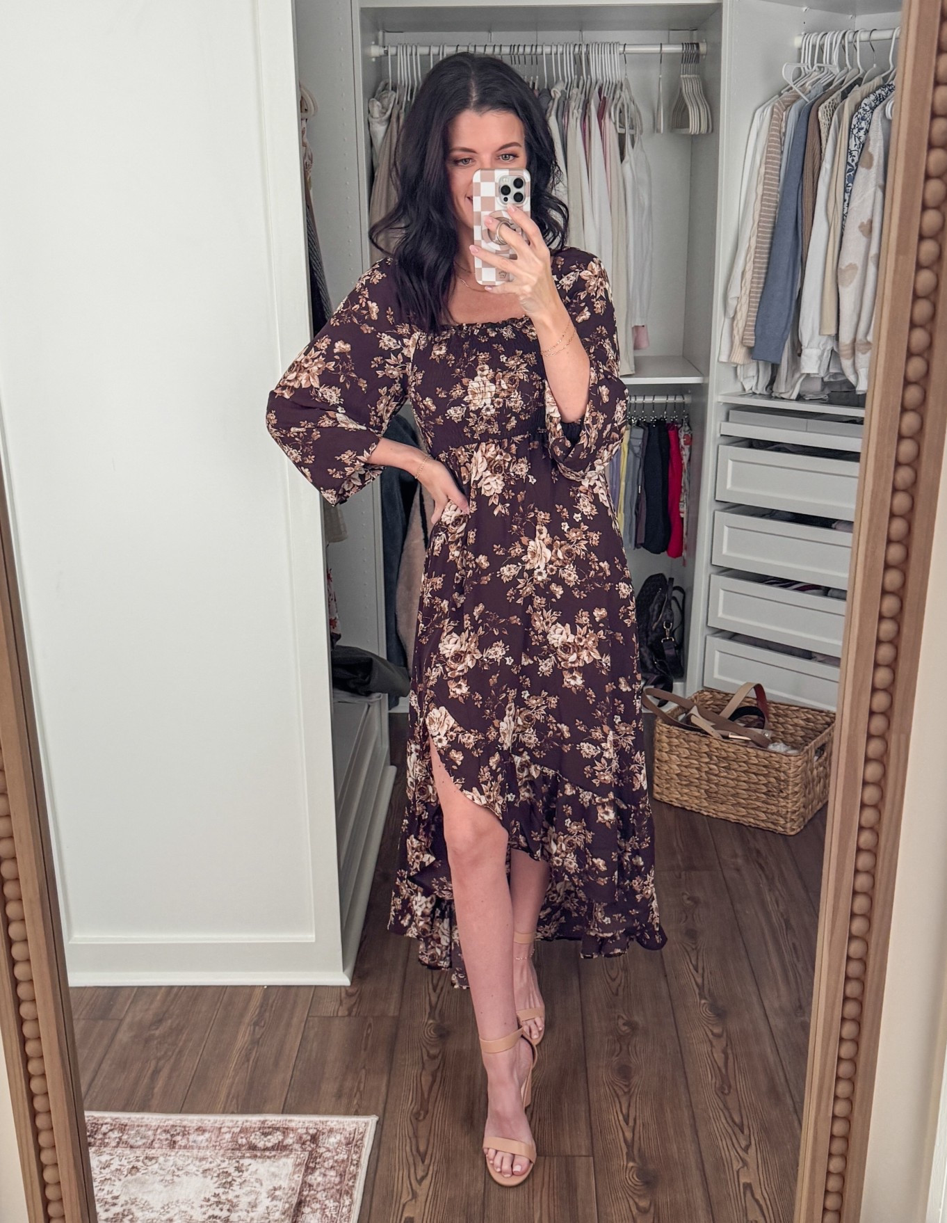 This dress is so flattering and I’m obsessed with the print! It’s perfect for family photos or a date night! 

5’7 | 127
Size XS

#LTKSaleAlert #LTKStyleTip #LTKSeasonal