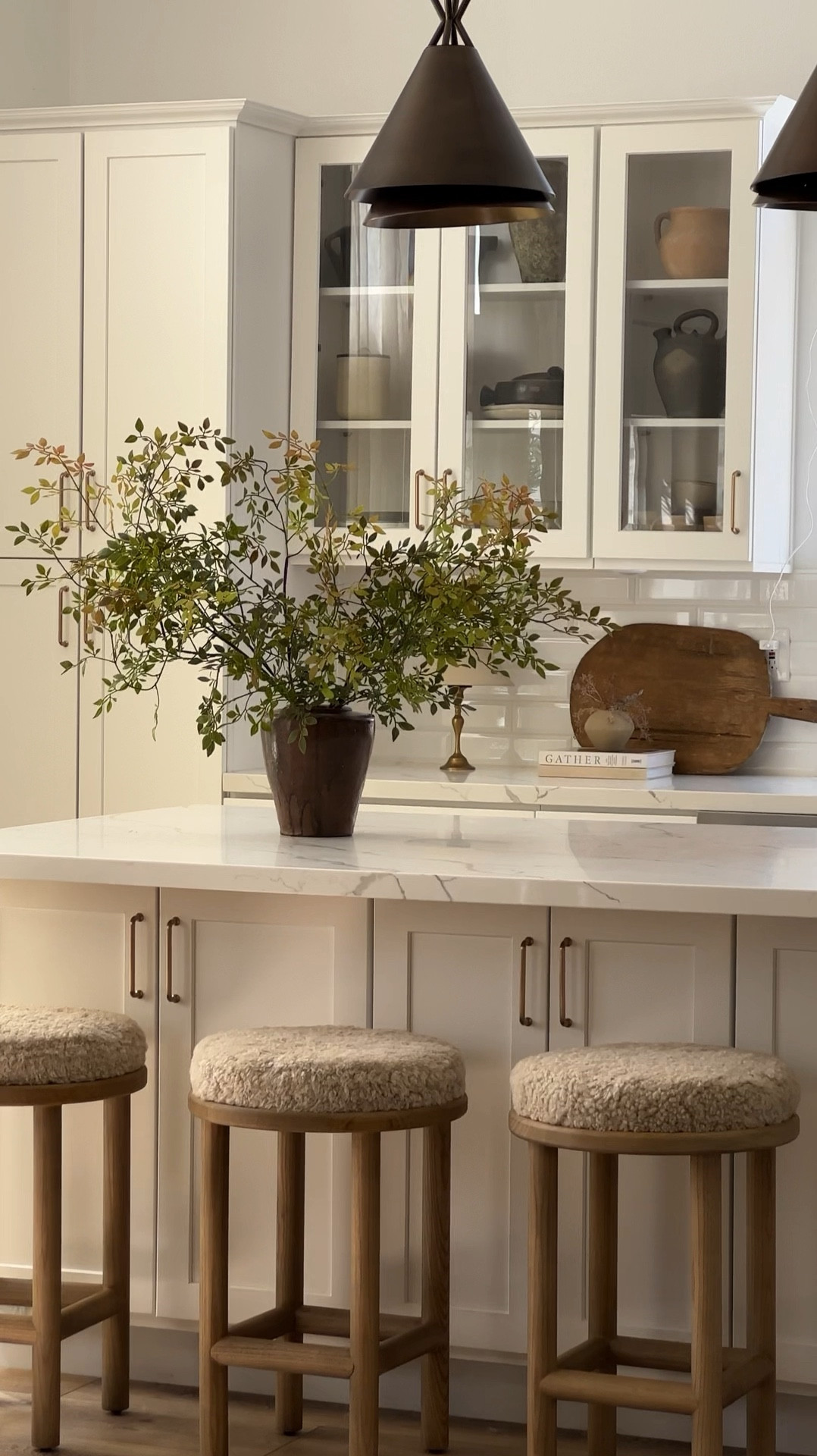 counter stools, light pendants and pulls are from wayfair!
@wayfair #wayfair #ad