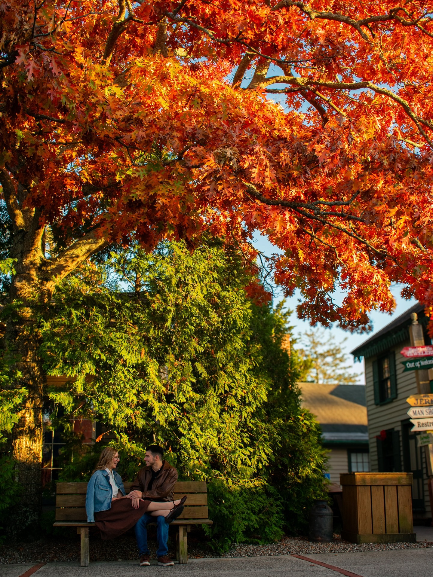 Fall in love 🍂✨

“Once a stagecoach stop, Smithville’s original building was purchased in 1952 by Fred and Ethel Noyes. They restored the building into their antique shop and eventually into a restaurant called The Smithville Inn.

Smithville is a favorite SJ spot - especially during the holiday season with the train ride and the carousel overlooking Lake Meone. It was the perfect place to capture Nick + Steph’s vintage inspired engagement photos last fall.” full feature on the blog ✨

#smithville #smithvillenj #smithvillewedding #engagementphotos #engagementphotography #engaged #weddingblog #weddingphotography