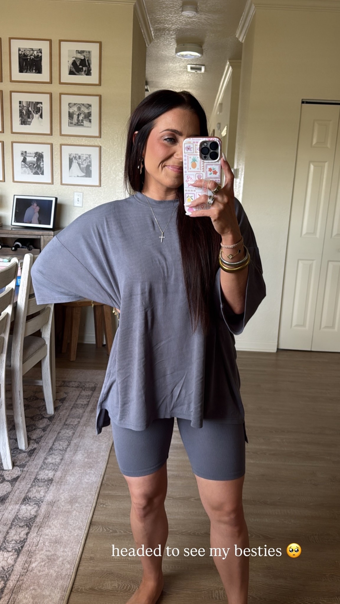 Traveling to see my besties! 😍

This Foxy Kind set is perfect for road trip days! Comes in so many different colors. I'm wearing a size M.

Use my code HDEMERS15 to get a discount on most items.  

 

#LTKootd #LTKSeasonal #LTKTravel