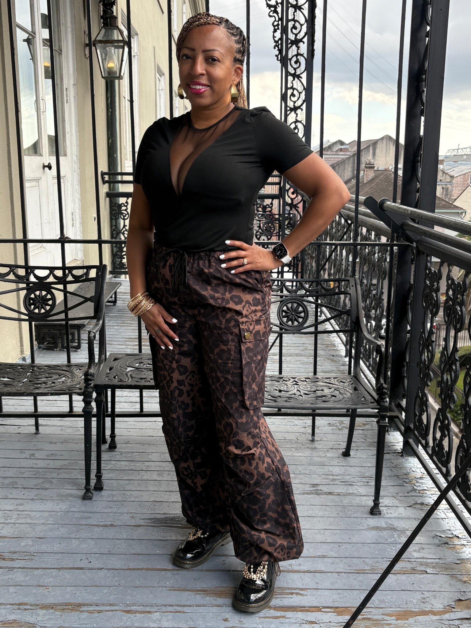 Mesh split tee and cargo pants


#LTKootd #LTKgrwm