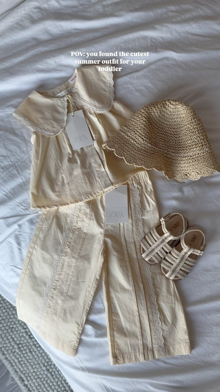 Found the cutest lil outfit for summer @zara 👼🏼
This little buttery yellow co-ord is definitely one of my favourite finds.. 

#zarababy #zara #zarakids #zaratoddler #girlmum #babygirl #babyfever #baby #babygirlstyle #babygirlfashion #toddlergirlfashion #toddlerstyle