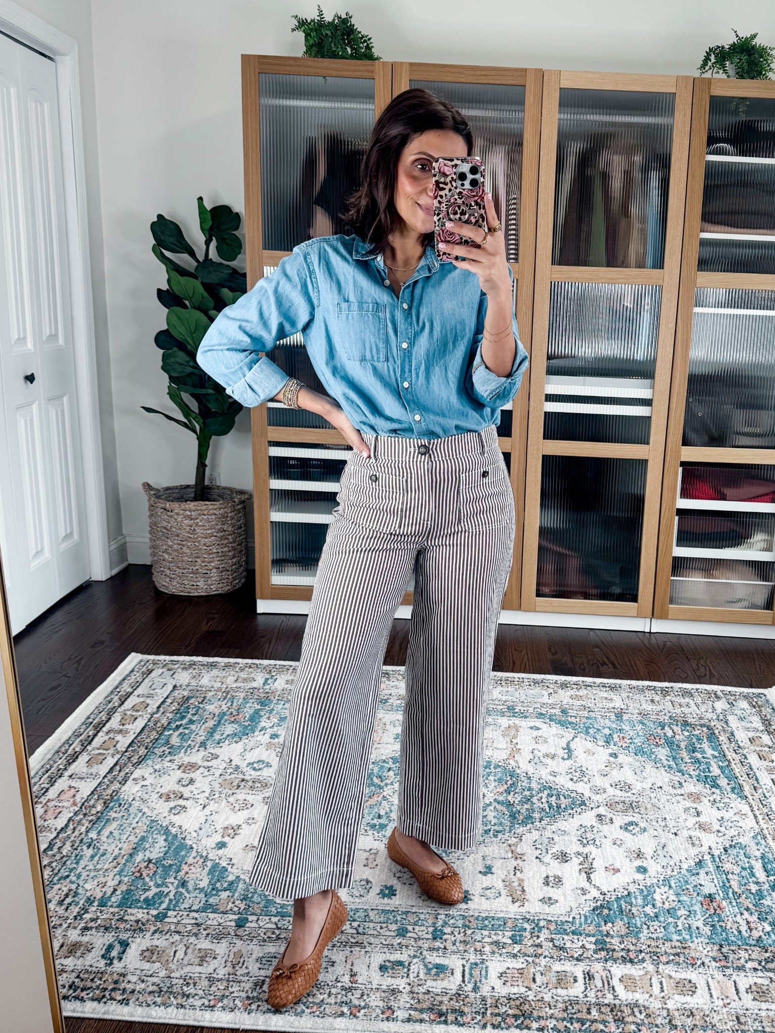 Loft Palmer wide leg pants on sale 
I wear side 0
Workwear pants 
Also come in petite 


#LTKSaleAlert #LTKspring #LTKOver40