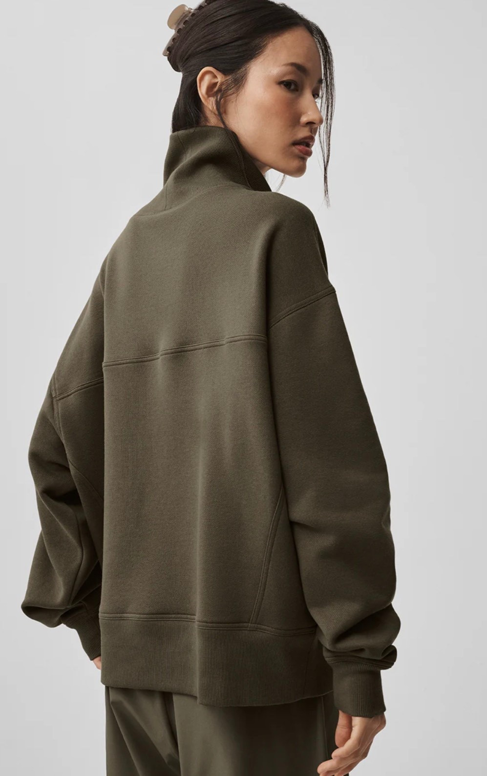 Comfy clothes that look chic.

#LTKOver40 #LTKTravel #LTKgrwm