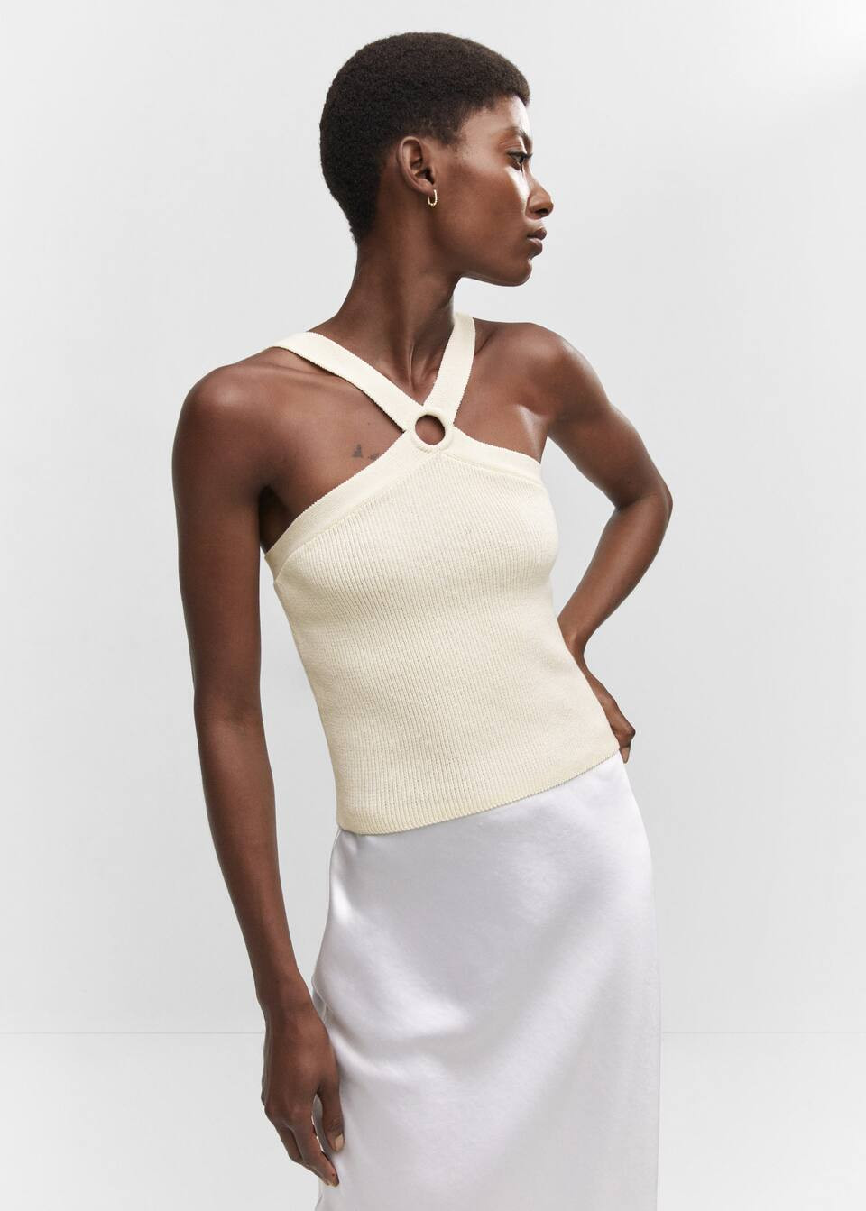 T-shirts e tops de Mulher 2023 | Mango Portugal | Mango PT