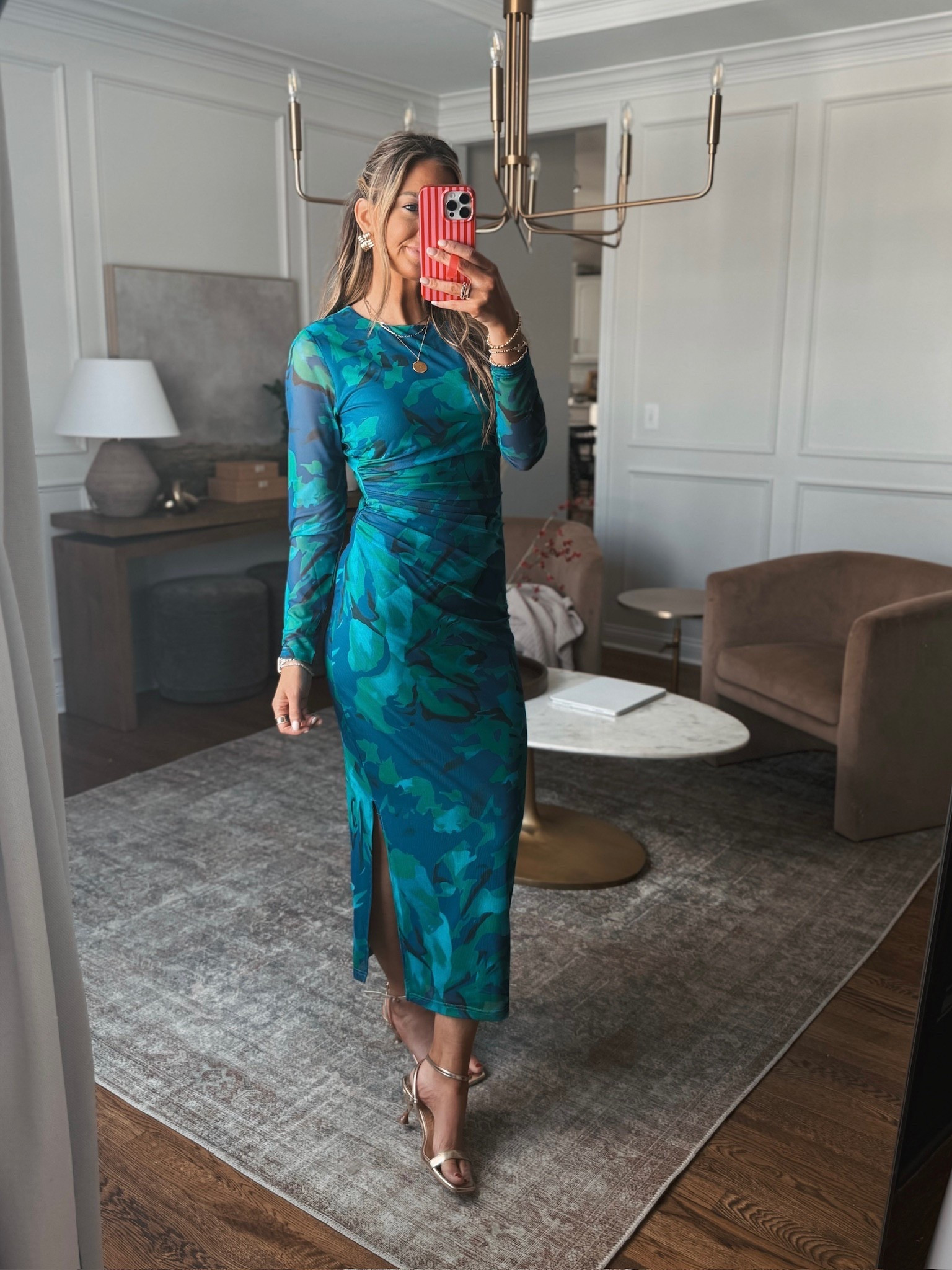 This floral maxi dress is gorgeous!!! Would be great for Valentine’s Day date night or as a wedding guest dress, bump friendly too!

#LTKWedding #LTKootd #LTKValentine