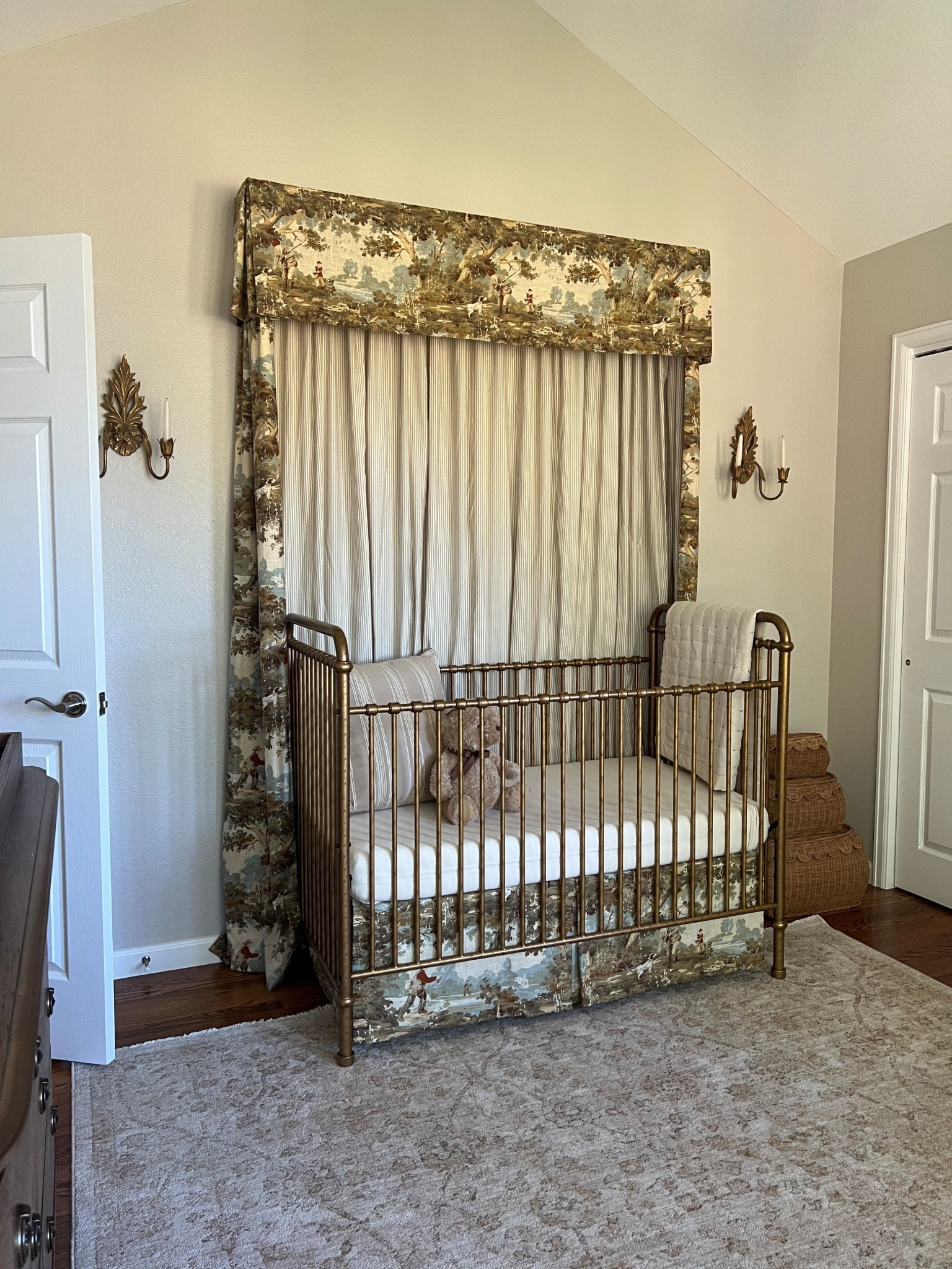 My Loloi rug is part of Presidents’ Day SALE!!

#LTKSaleAlert #LTKHome