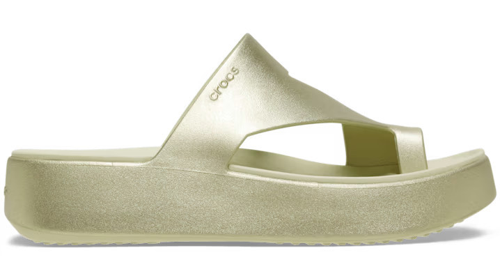 Getaway Metallic Platform Toe Loop | Crocs (US)