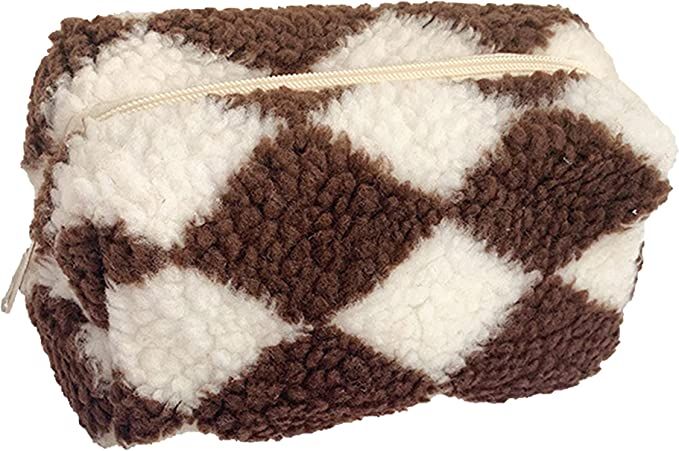 Checkered Sherpa Pouch (Coffee) | Amazon (US)
