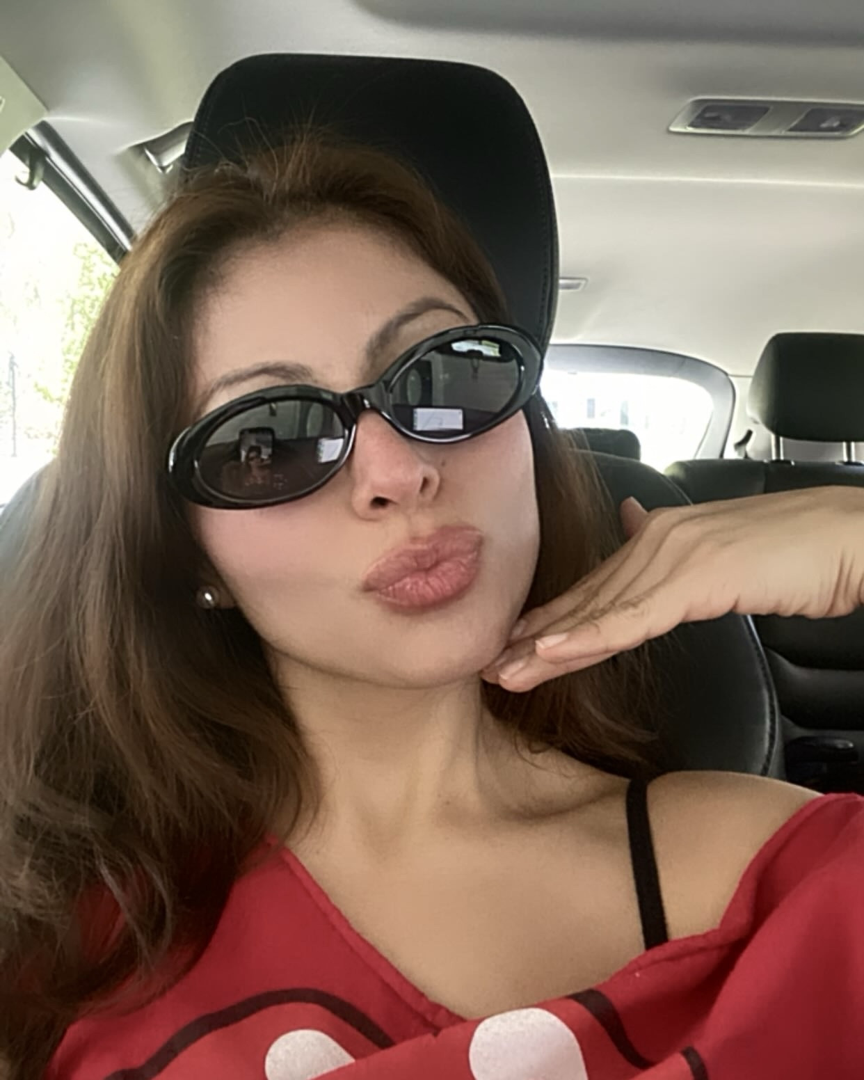 The sun is finally coming out and the days are getting warmer! I’m making sure to protect my eyes with these stylish polarized sunnies — and of course, I never forget to apply sunscreen to keep my skin glowing and protected. Stay safe and chic out there!
#StayProtected #SunniesSeason #PolarizedSunglasses #SunProtection #SPFEveryday #GlowingSkin #HealthySkin #SunscreenIsAMust #SkincareFirst #StylishAndProtected #Sunkissed #SelfCare #BeautyRoutine #ProtectYourGlow

#LTKSeasonal #LTKBeauty #LTKActive