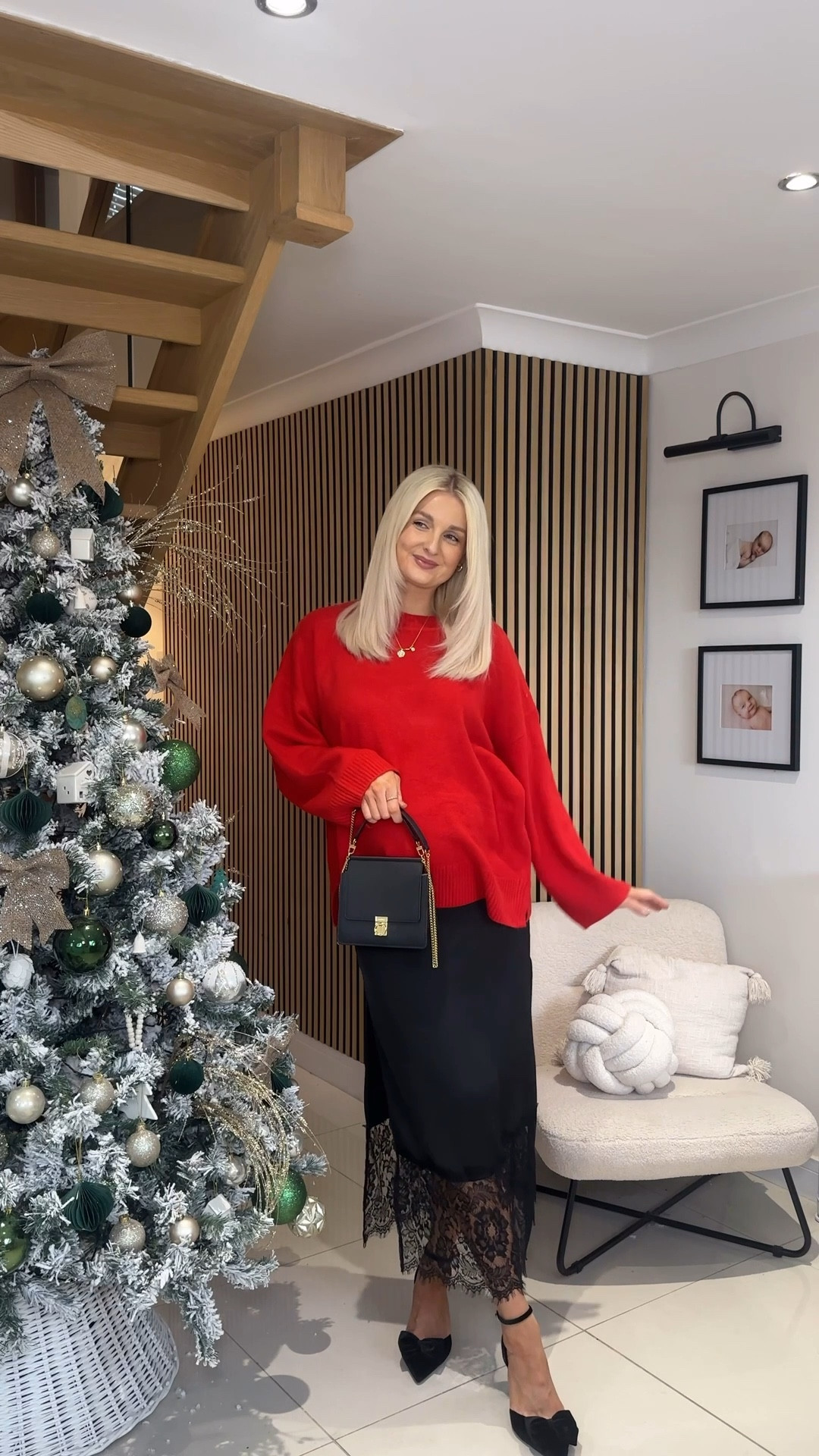 The most perfect cosy but glam Christmas Day outfit, you could even swap out the black heels for some black chunky boots or even black or red slippers to dress it down even more 💁🏼‍♀️ 

Comment SHOP for outfit links ❤️🎄

#christmasdayoutfit #christmasoutfits #cosychic #comfychic #satinskirt #partywear #satinskirtoutfit #redjumper #fandfclothing #fandf #popofcolour 

#LTKstyletip #LTKuk #LTKwinter