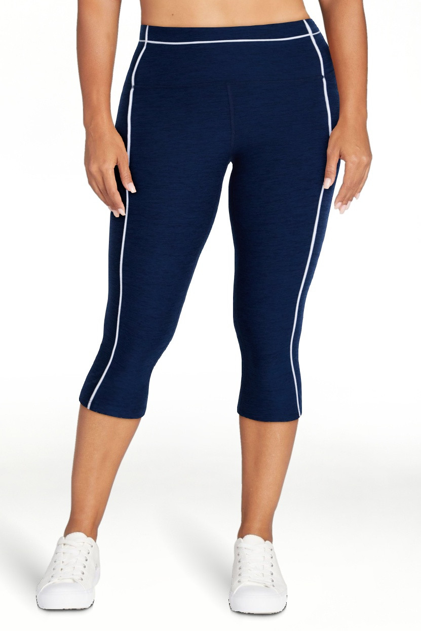Athletic Works Women's and Women's Plus ButterCore Compression Capris, Sizes XS-4X | Walmart (US)