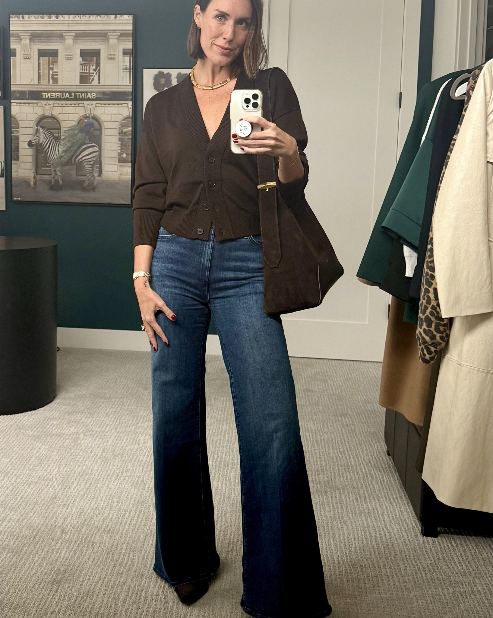 Perfect ensemble for a crisp Fall day🍂 More of the chocolate brown. Cropped cardigan and dark wash jeans. Finished with gold jewelry, brown suede boots and matching brown suede  tote purse. Added my third piece (camel tan light wool blend double breasted pea coat) before I walked out the door ;) 🤎 #fallstyle
