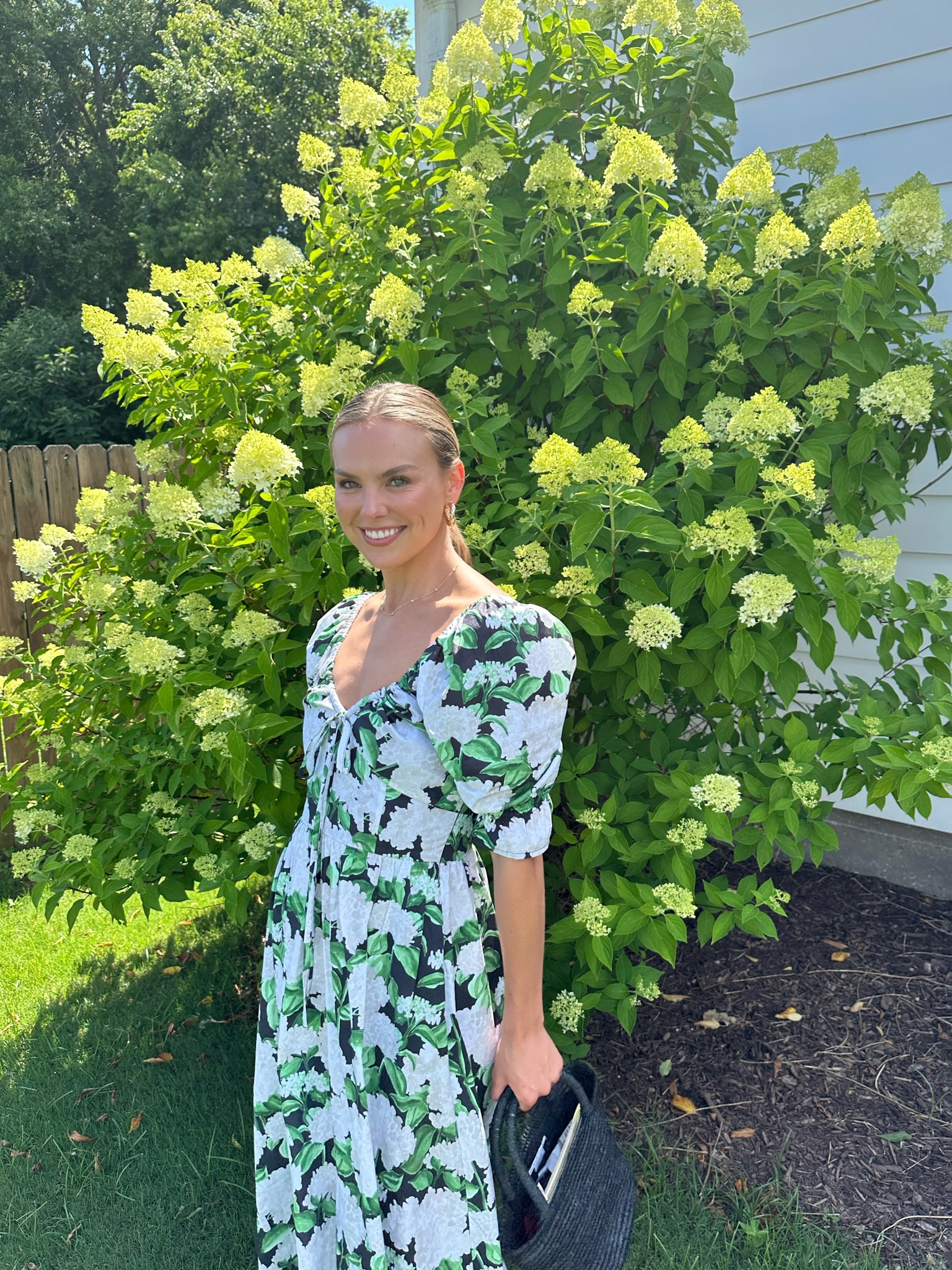 I love this green hydrangea dress 💚

#LTKFind #LTKsalealert #LTKSeasonal