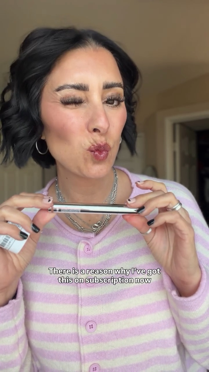 I hate reapplying makeup, but I love a good lip. It changes your whole mood, your whole vibe, and I want that without babysitting it all day. This peel-off lip stain is the answer. One application, peel it off, and you’re left with a soft matte lip that actually stays put through coffee, errands, and real life.

It doesn’t transfer, it doesn’t feel dry, and I can throw a balm or gloss over it and still look put together hours later. Effortless, long-lasting, and very much the kind of product that earns a permanent spot on subscription.

Comment SHOP for the link!!