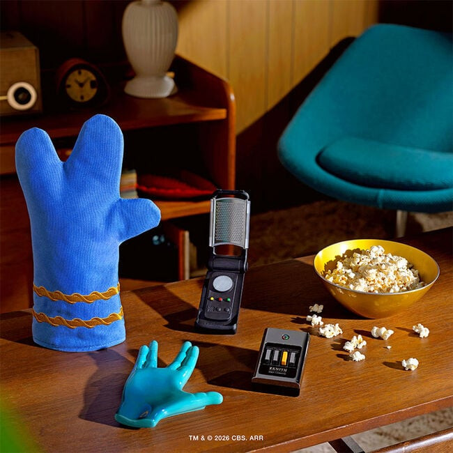 Le Creuset Star Trek Collection Live Long & Prosper\u2122 Oven Mitt