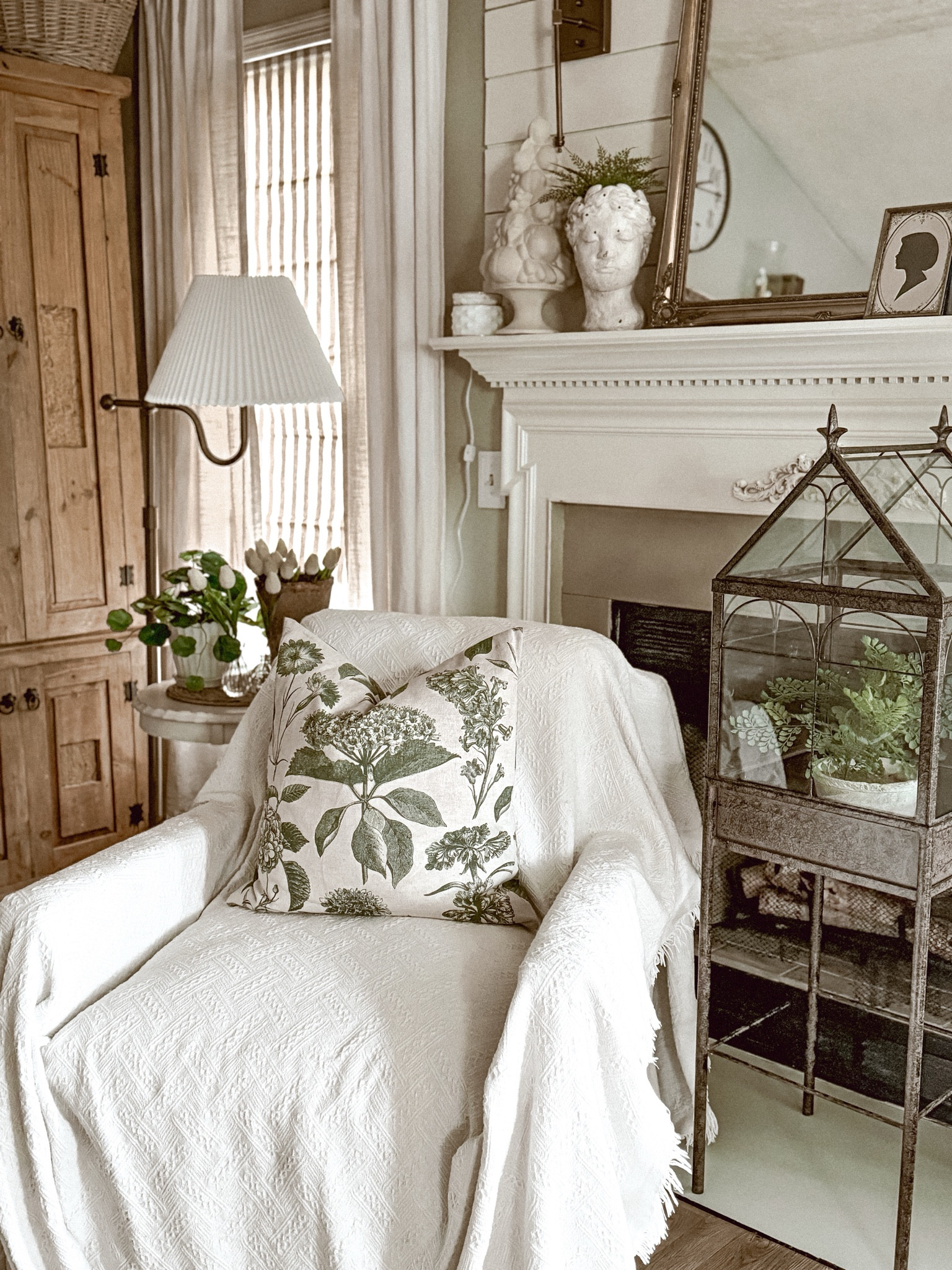 Cozy spring corner. 🫶🏼🌷🪴

#LTKhome #LTKSpringSale #LTKSeasonal