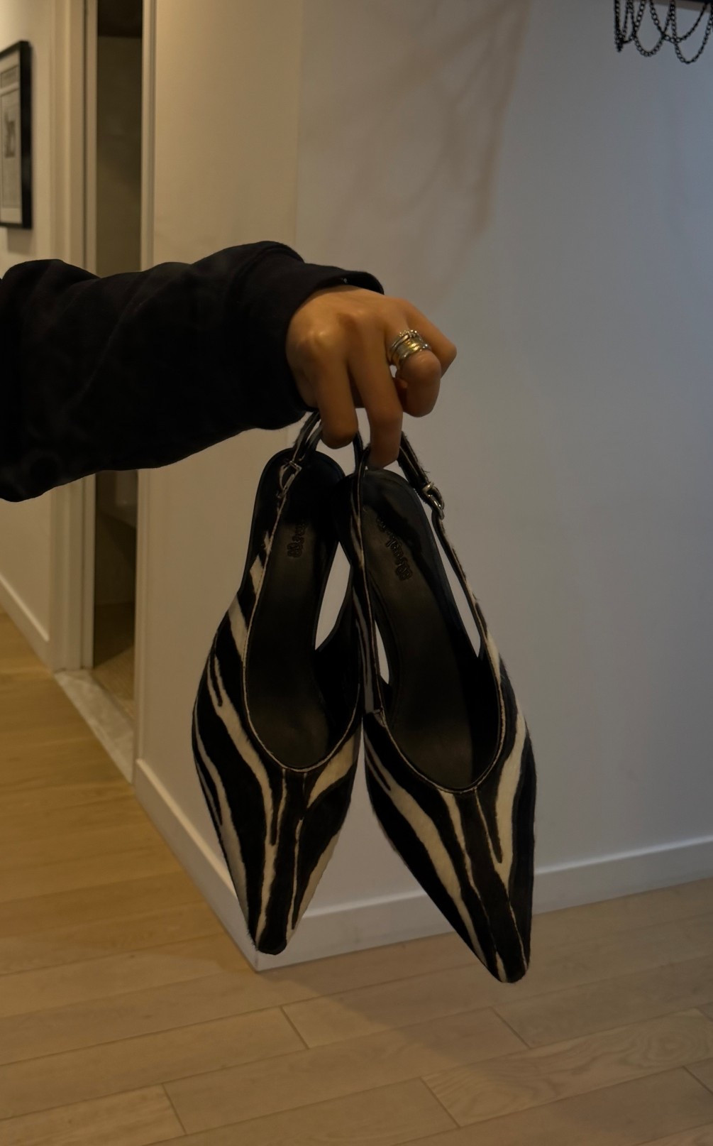 Zebra is all the rage- these are so comfy and my new fave pair of kitten heels :) @madewell #madewell #madewellpartner #ad 

#LTKHoliday #LTKGiftGuide