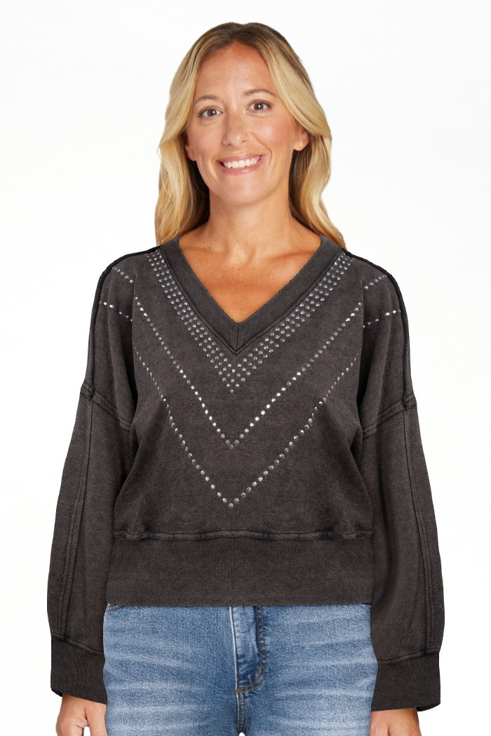 Jessica Simpson Women's Rahmona Studded V-Neck Pullover Top, Sizes XS-XL | Walmart (US)