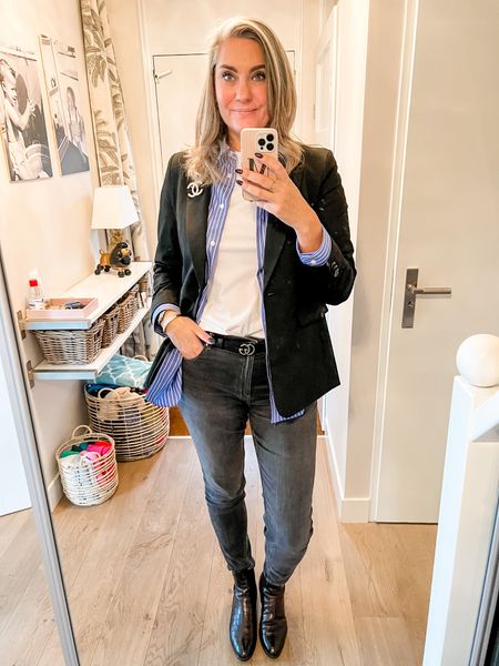 Outfits of the week 

Who knew striped shirts would be such a trend?! They are super easy to layer, that is for sure. 

Basic white t-shirt, blue and white striped shirt, black oversized blazer, dark grey or washed black skinny mom jeans and Chelsea boots. 

#LTKstyletip #LTKunder50 #LTKeurope