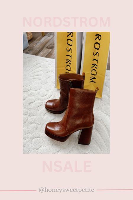 Chunky brown boot
Size 5.5 TTS 

#LTKsalealert #LTKshoecrush #LTKxNSale