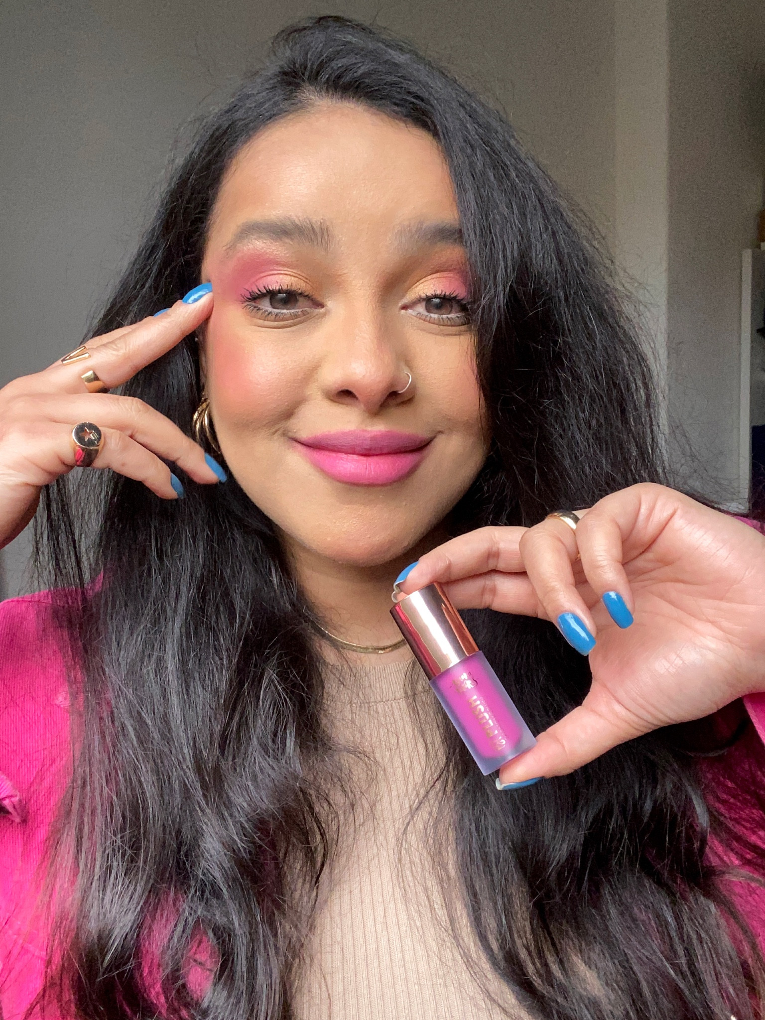 Full Make com Bt Plush Candy que é um produto must have por ser multifuncional, podendo ser usado nos olhos, bochechas e lábios! Tem cores coringas e textura aveludada com acabamento matte! 👌🏽☺️💕

#LTKbrasil #LTKbeauty