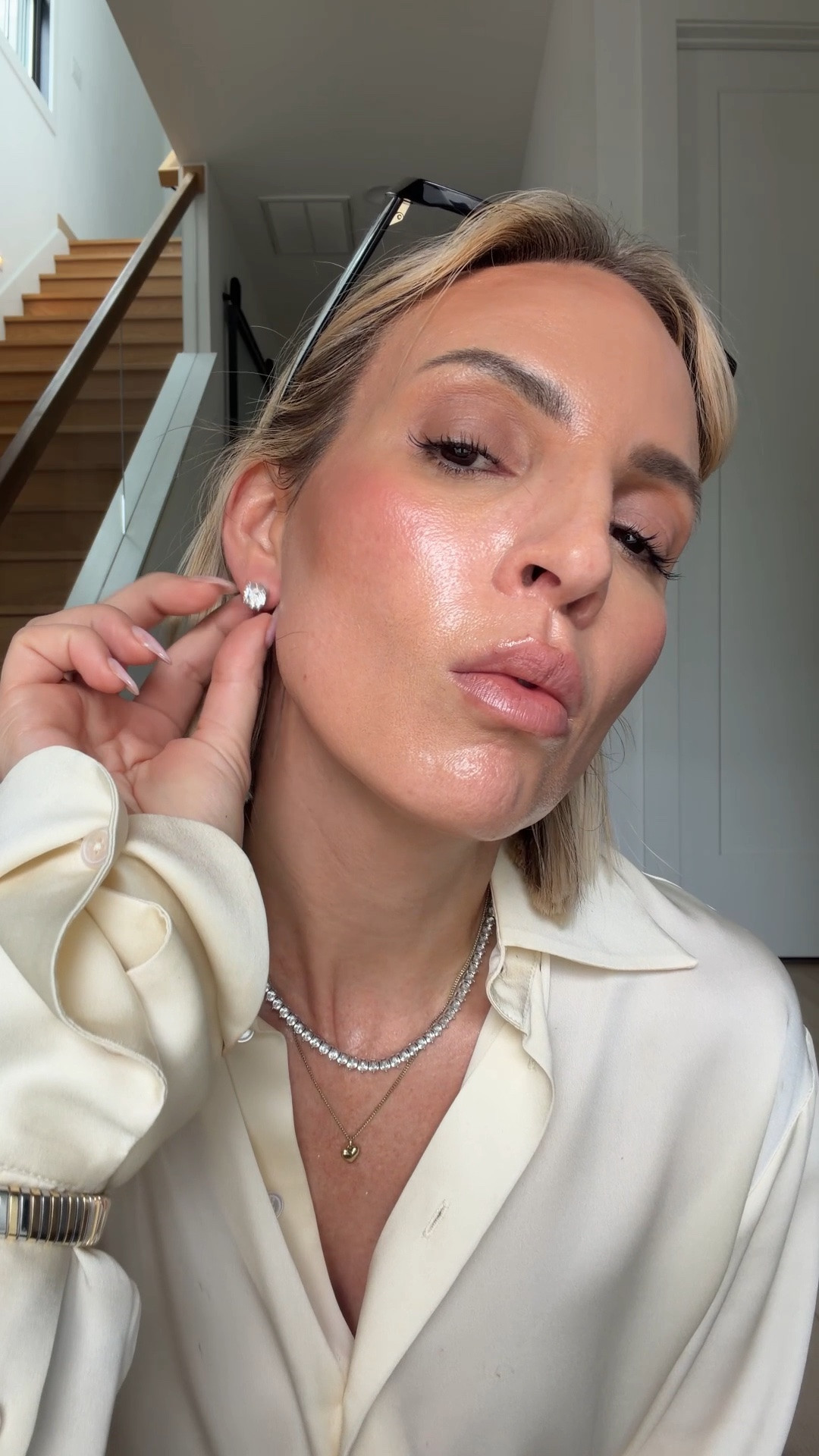 I just found the prettiest moissanite earrings from Amazon. They’re so sparkly. The lighting is not doing them any justice. I have the 4 carat ones. ￼