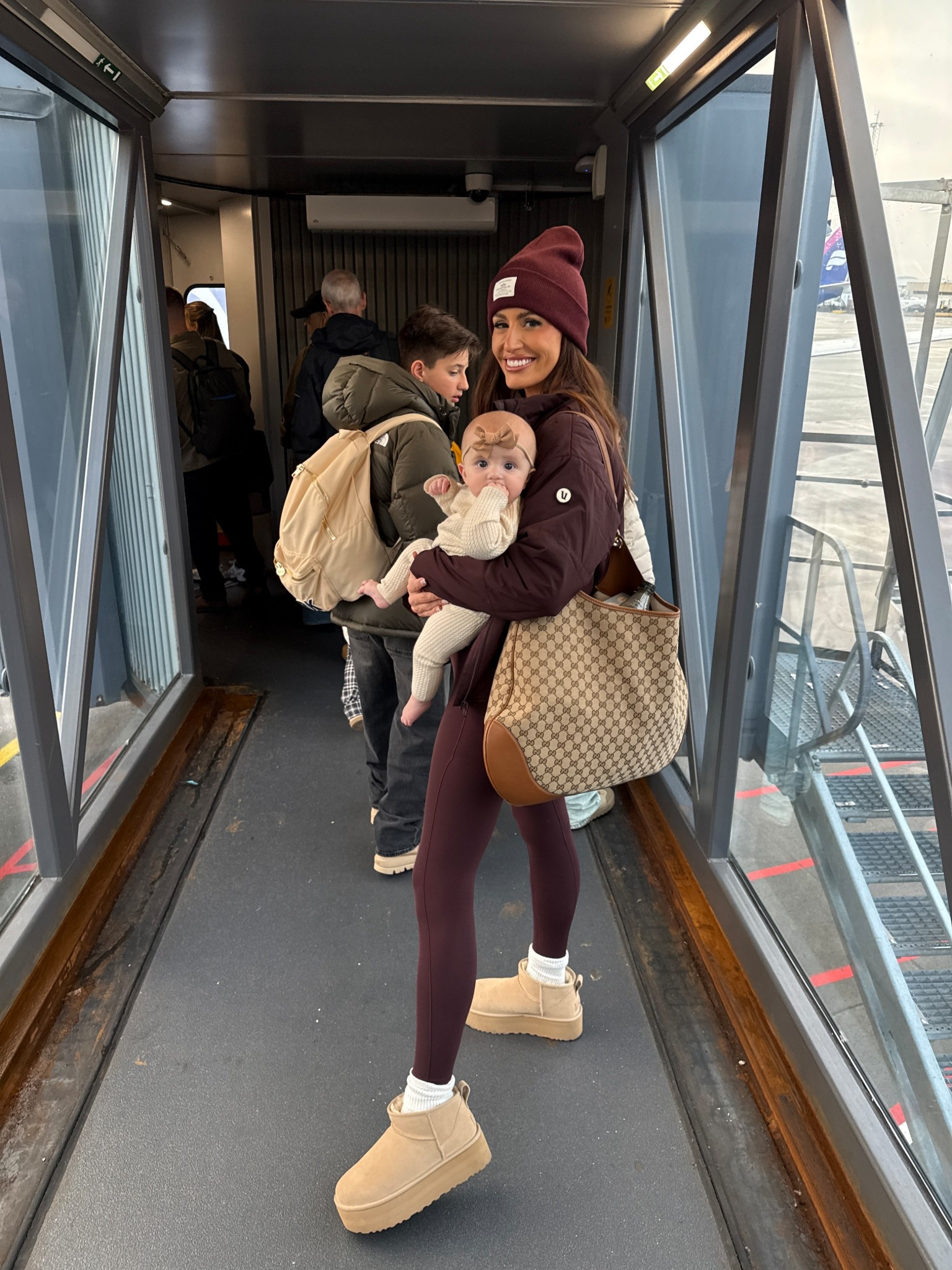 Airport outfit, travel, outfit, winter outfit

#LTKTravel #LTKFindsUnder100 #LTKSeasonal