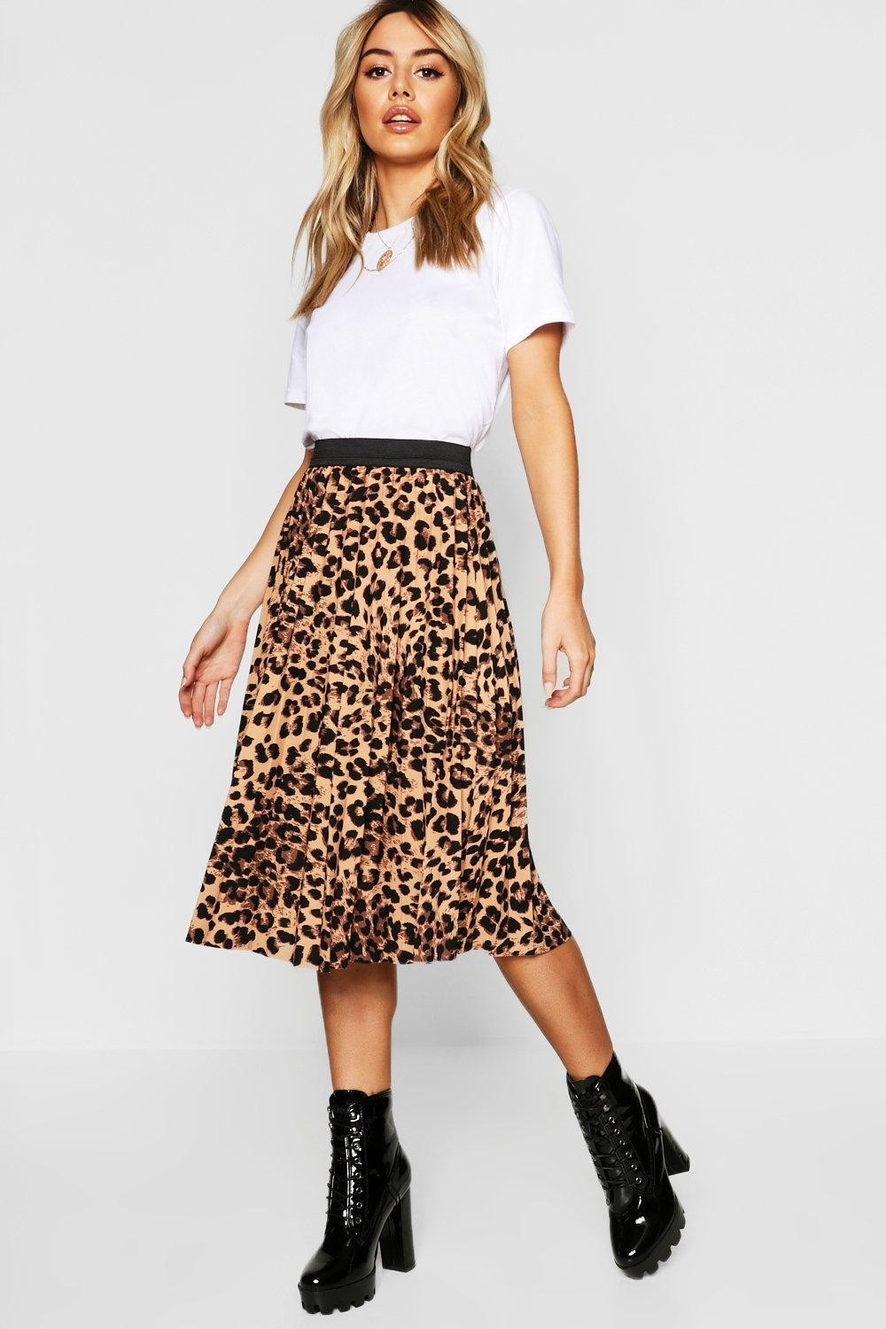 Womens Petite Leopard Print Pleated Midi Skirt - Brown - M | Boohoo.com (US & CA)