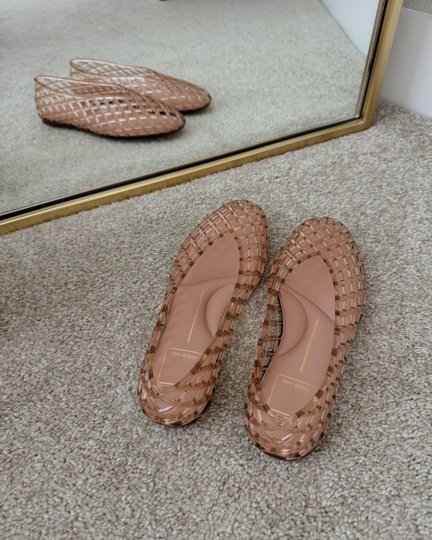Spring sandals
Size 5 — they run big so size down!