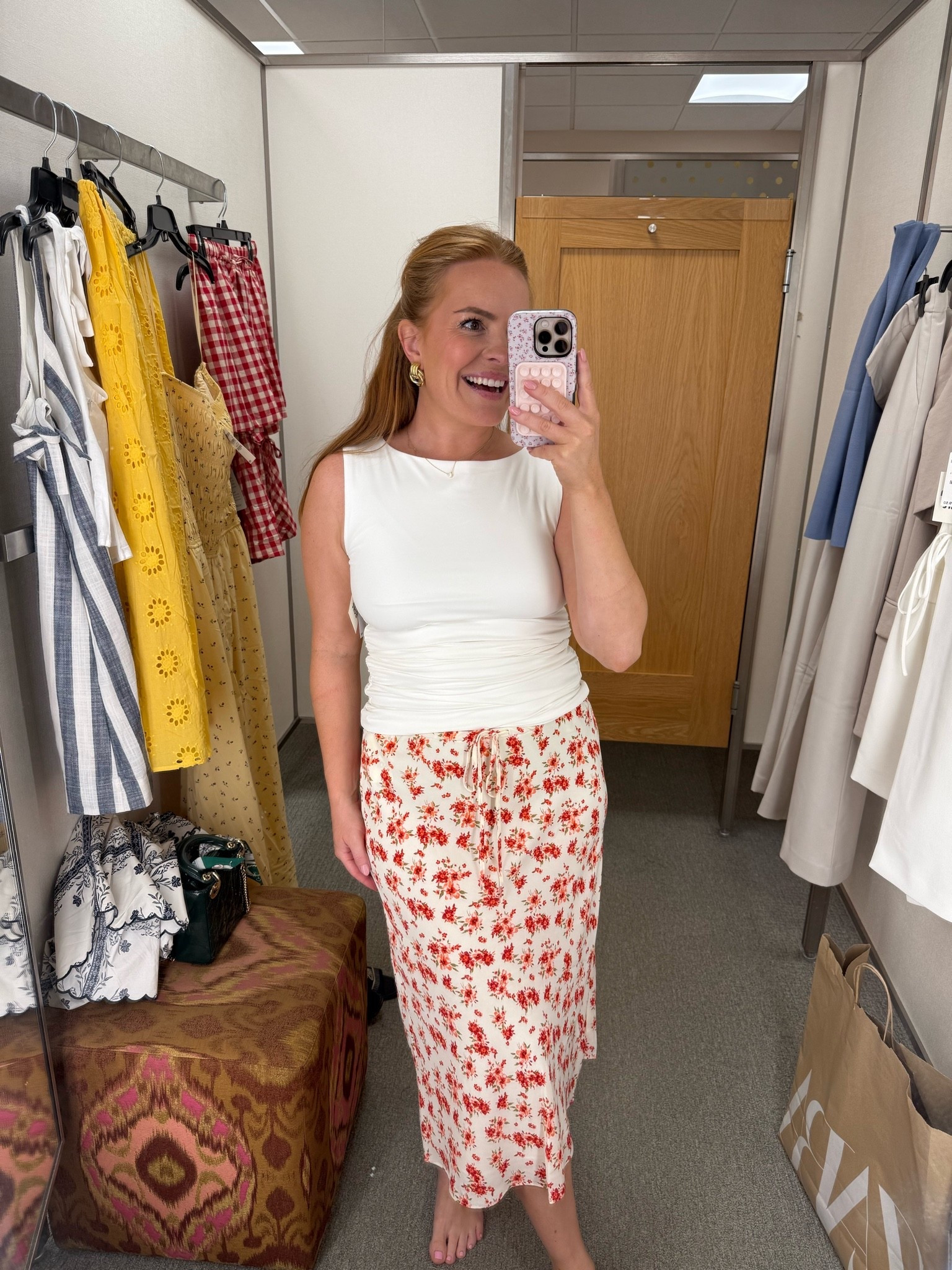 This floral midi skirt is giving effortless elegance. Paired with a simple fitted tank, it’s the perfect balance of polished and comfortable for warmer office days. The soft floral print adds just enough personality while still feeling professional.

✨ Add a lightweight blazer for the office, then ditch it for happy hour.

#SummerWorkwear #NordstromStyle #MidiSkirtStyle #OfficeOutfit #BusinessCasualStyle #WorkwearInspo