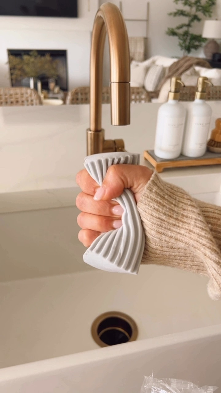 My favorite little Amazon cleaning gadget! This damp duster sponge comes in a pack of 4 for under $10 and can be used over and over. Just dust, rinse, and repeat!!

#LTKSaleAlert #LTKFindsUnder50 #LTKHome