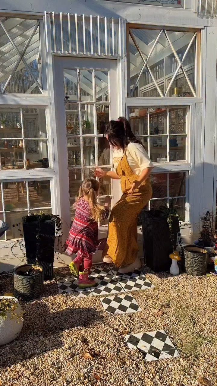 Greenhouse Vlog Pt. 2 
C o m m e n t garden stuff for a list of everything I planted!!

My sweet little helpers getting the seeds all planted and ready to go in the garden beds!! 

Friends be encouraged!! We made it through winter 🙌🏽🙌🏽

#greenhouselife #spring #farmergirl