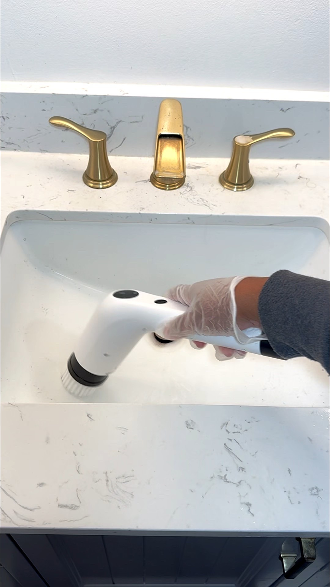 My Spin scrubber comes with 8 attachments and is under $30 ❤️

#LTKFindsUnder50 #LTKSaleAlert #LTKHome