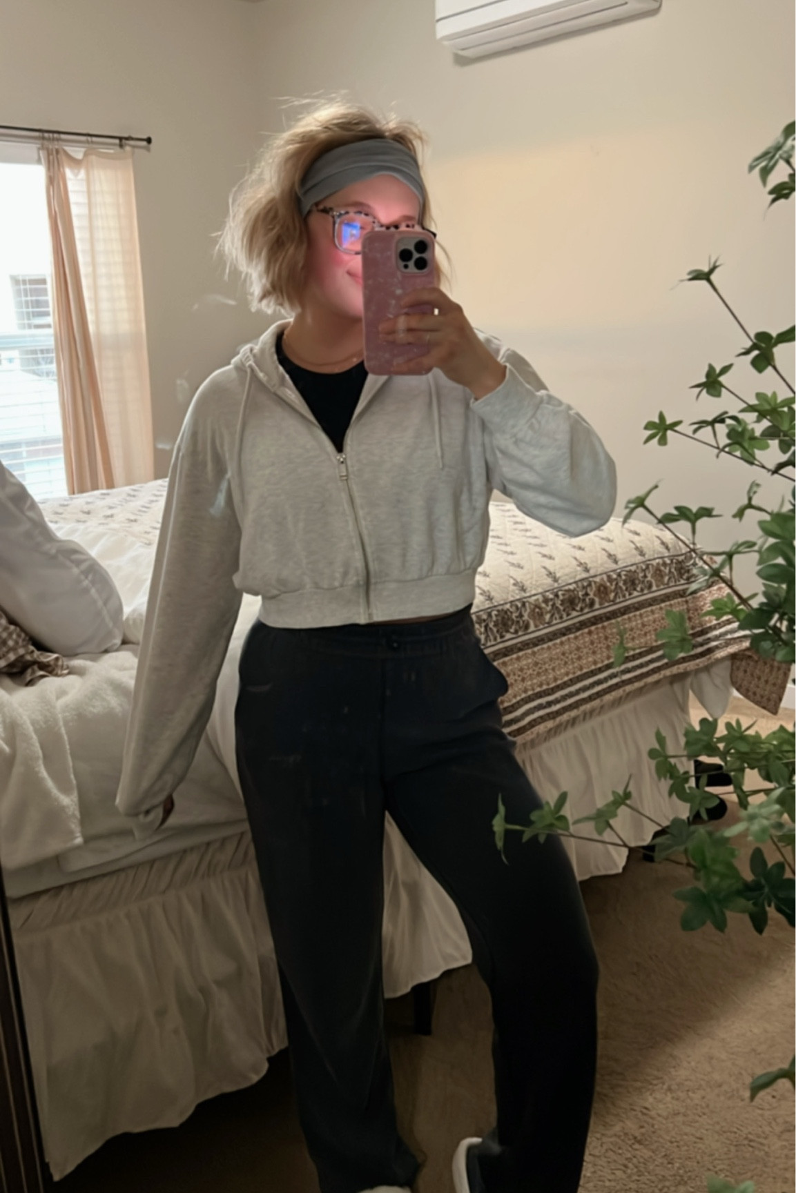 Cozy outfits are my fav🎀🤍
Time to run errands!!!

Outfit is linked below!! 
•my pants are size 6 in black, but they are currently sold out so I linked the light gray🤍
•the exact headband pack I have is on sale rn💖

#LTKGiftGuide #LTKBeauty #LTKActive