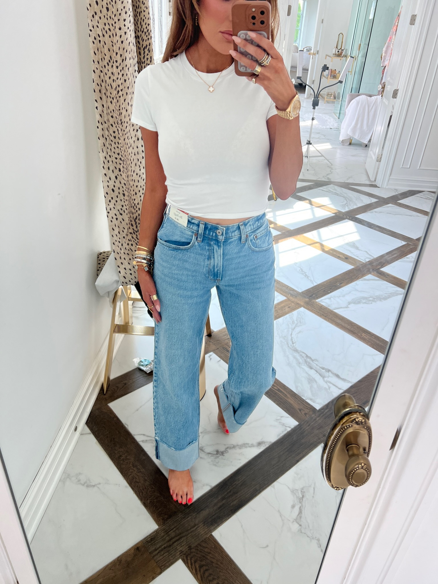 Wearing size small in tee and it is a perfect fit. I ordered several items for the ltk sale and only half worked! Trying only the HITS on my
Stories today. Wearing 26 in jeans and I’m usually a 25. The 26 was good for me! 

Abercrombie fashion, denim, Abercrombie jeans, white tee, casual fashion, Emily Ann Gemma 

#LTKSale

#LTKstyletip #LTKfindsunder50